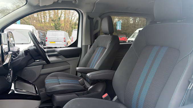 Ford Transit Custom 320 L1 Diesel Fwd 2.0 EcoBlue 170ps H1 Double Cab Van Sport Auto - Image 13